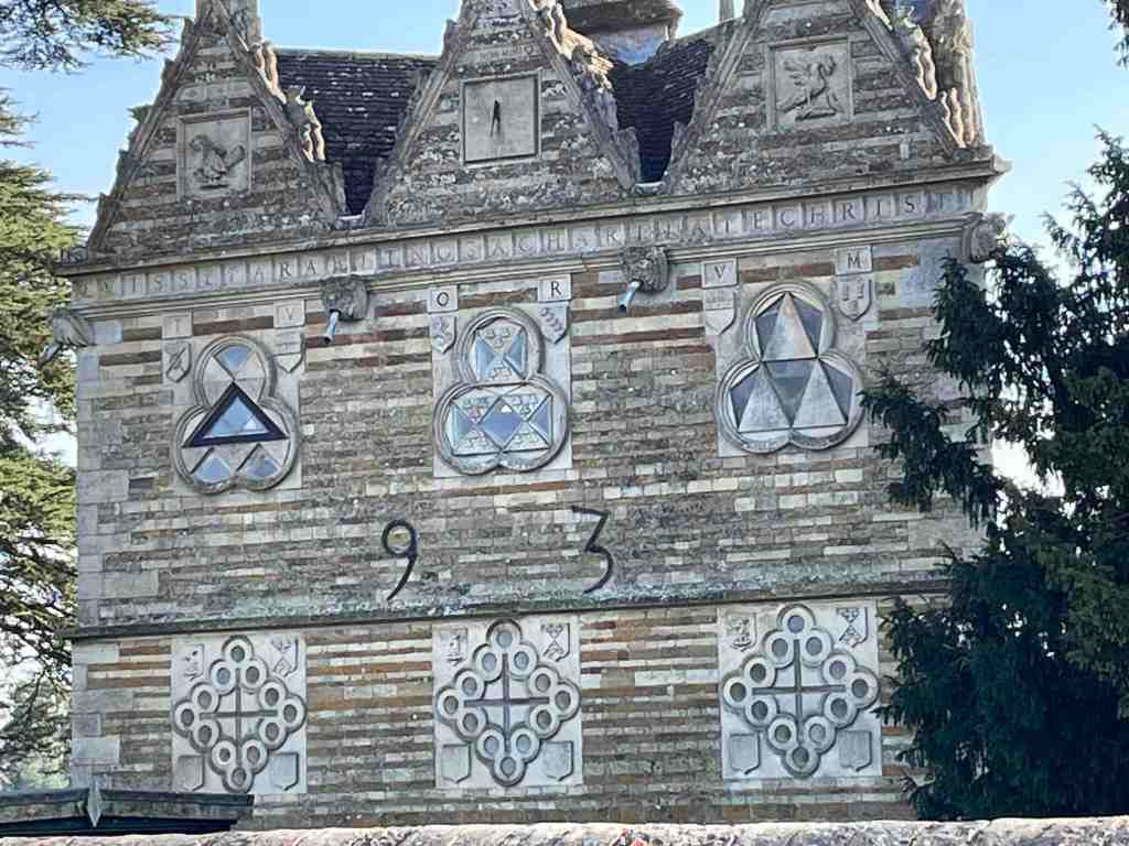 Triangle Lodge Rushton