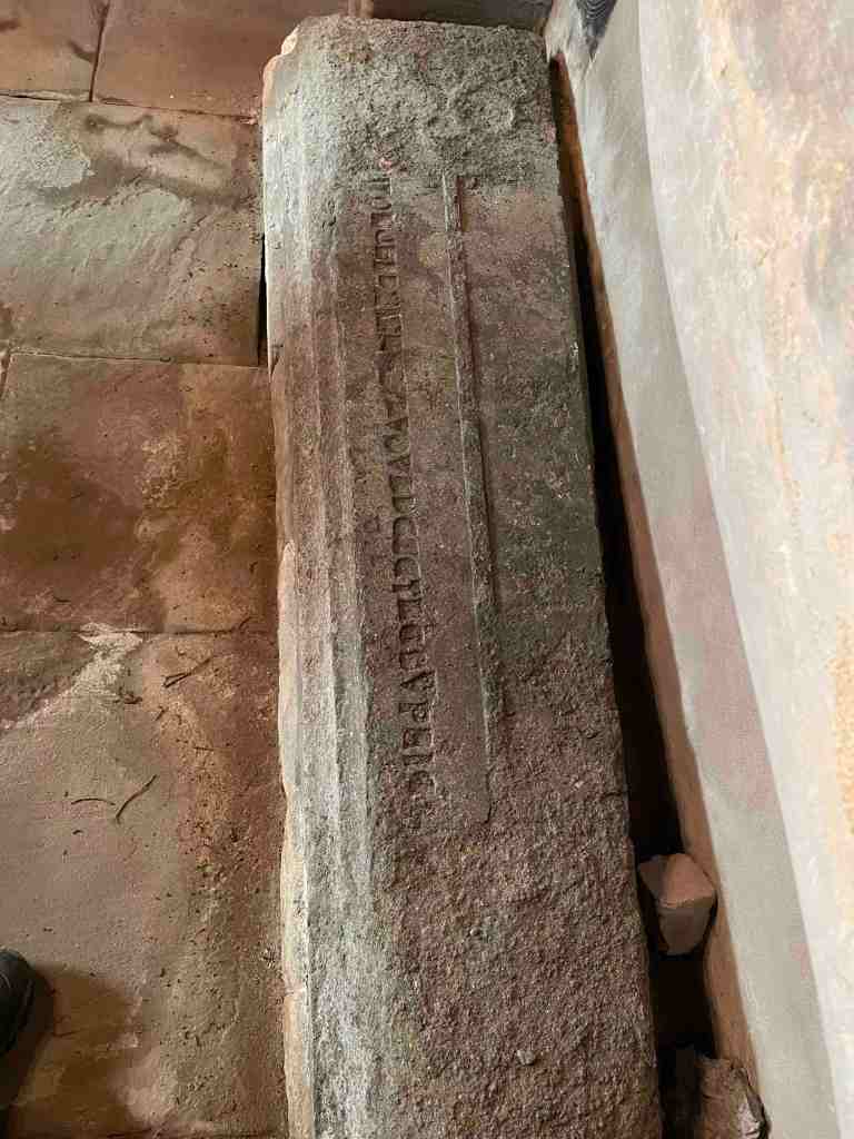 AVERHAM KNIGHTS TOMB